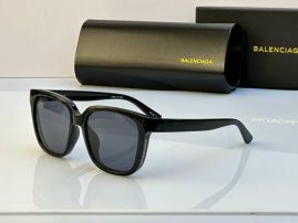 Picture of Balenciga Sunglasses _SKUfw52349897fw